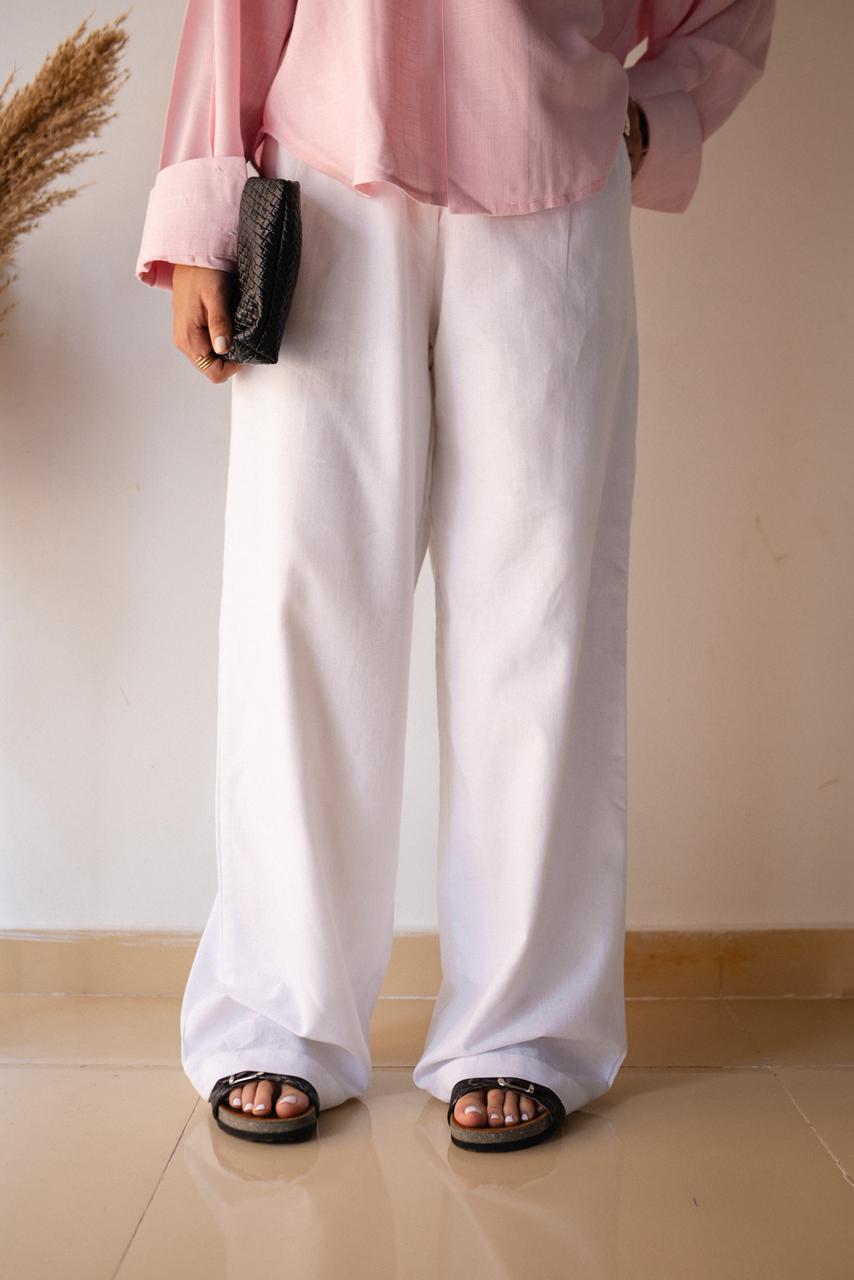 Classic linen pants with a clean, relaxed fit.
